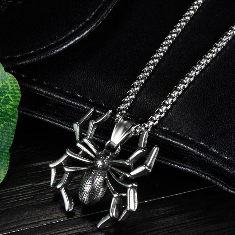 men spider necklace - Picture 3 of 6
